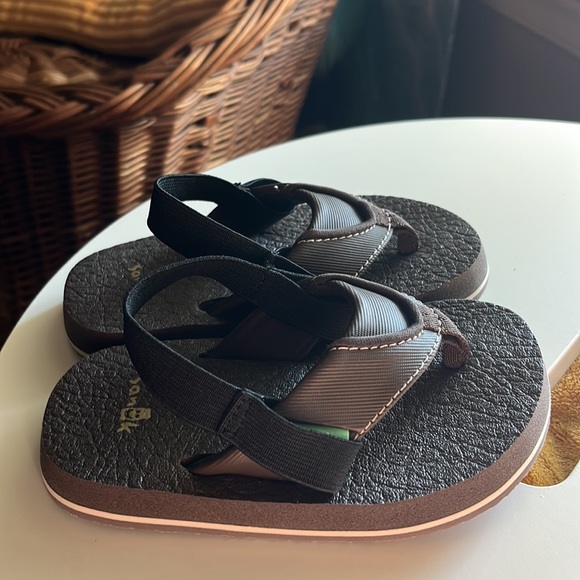 Toddler Sanuk Flip Flops - Picture 3 of 6